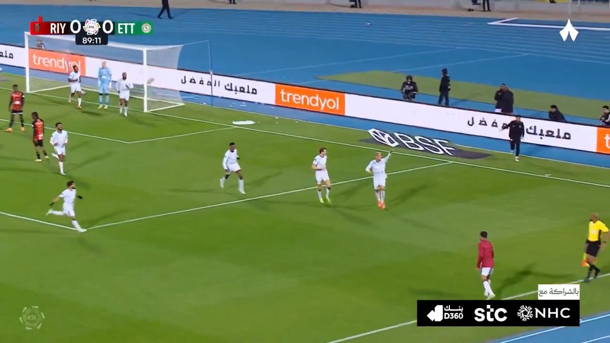 الاتفاق يتقدم على الرياض بهدف في آخر دقيقة! 😱💚