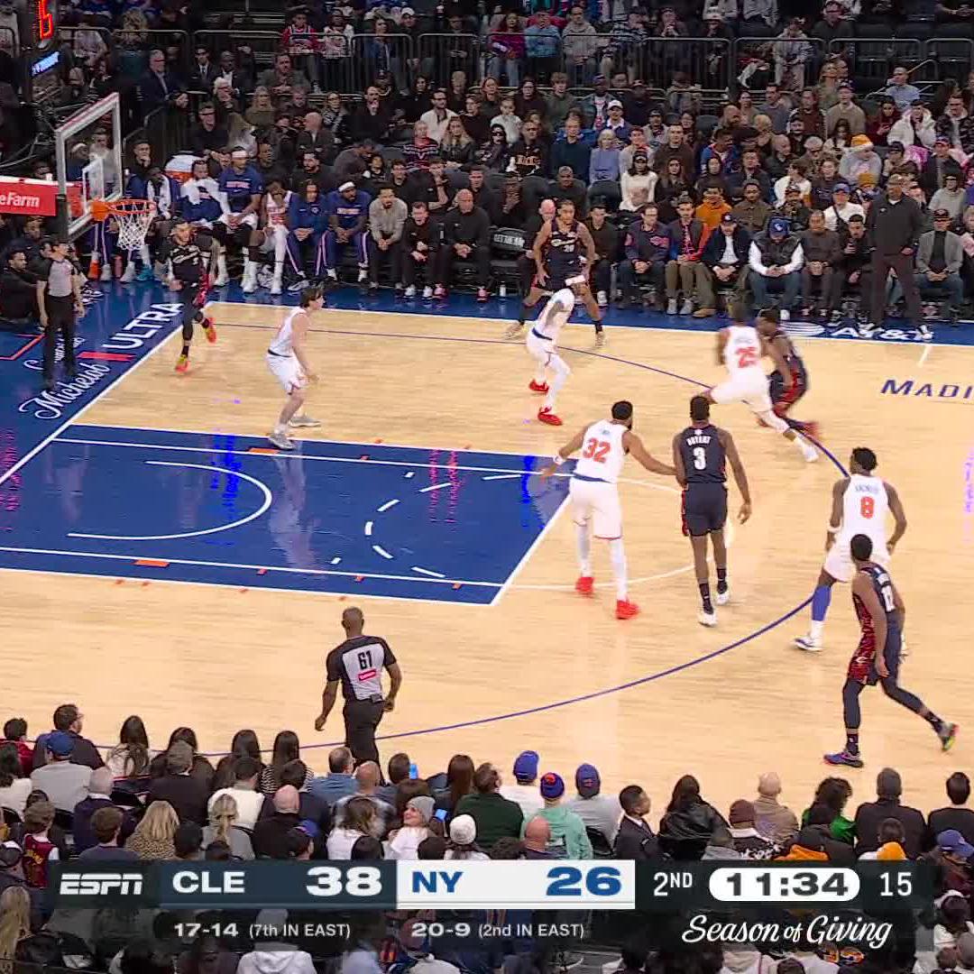 all we wanted for knicksmas, was a WIN. ⬇️ Jalen 34 PTS | 4 AST | 2 STL Jordan 25 PTS | 2 AST | 3 STL Tyler 16 PTS | 9 AST | 1 BLK Josh 15 PTS | 5 REB | 3 AST Mikal 12 PTS | 4 AST | 2 STL | 1 BLK KAT 11 PTS | 14 REB | 2 STL Mitch 13 REB | 2 AST | 1 BLK