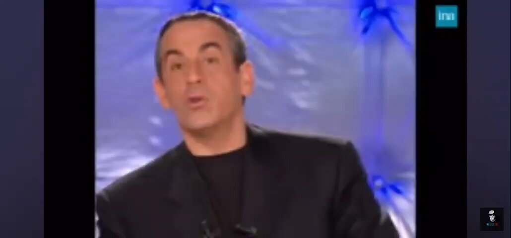 Nous sommes en 2004, Mélenchon a 53ans et il explique pourquoi il veut interdire le FN. 21 ans plus tard, il est le seul et dernier vrai rempart au FN à gauche. Échange extrêmement intéressant