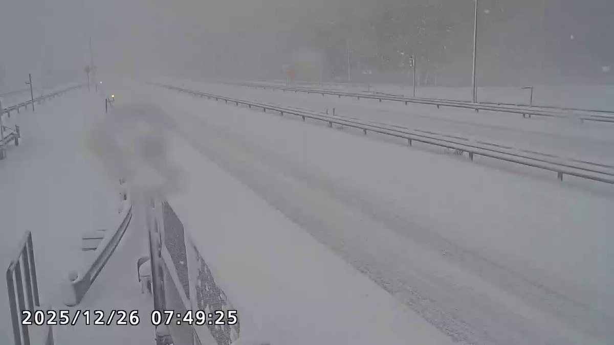 ⚠️❄️降雪が続いております⚠️ E18 上信越道 長野IC以北では降雪が続いており、鋭意除雪作業中です。 高速道路をご利用されるお客さまは、お出かけ前に最新の気象予報と交通状況をご確認いただき、必要に応じて運行やご旅行の計画変更などをお願いします。 最新の交通状況は「ドラとら」をご確認ください。