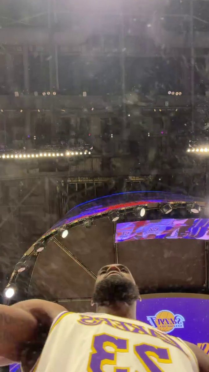 This angle of LeBron's Christmas chalk toss 🔥