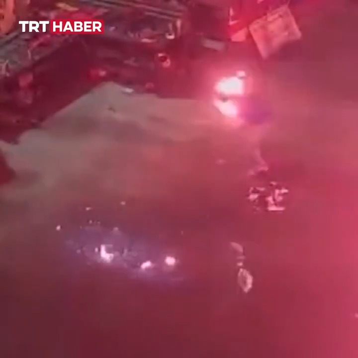 Şanlıurfa’da bir adam, ısınmak için yaktığı ateşe tiner dökünce alevler içinde kaldı.
