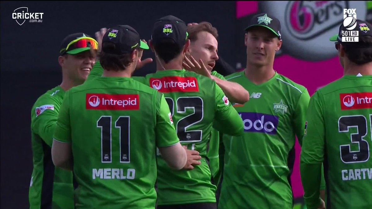 Babar Azam is OUT! Here's how Tom Curran knocked over the Pakistan international 👏 #BBL15