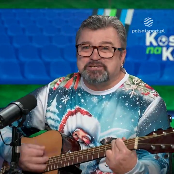 ROMAN KOSECKI KOLĘDUJE Z GITARĄ W #KOSANAKOSĘ 🎸🎶🎄 ATMOSFERA ŚWIĄTECZNA 🔝 #KosanaKosę