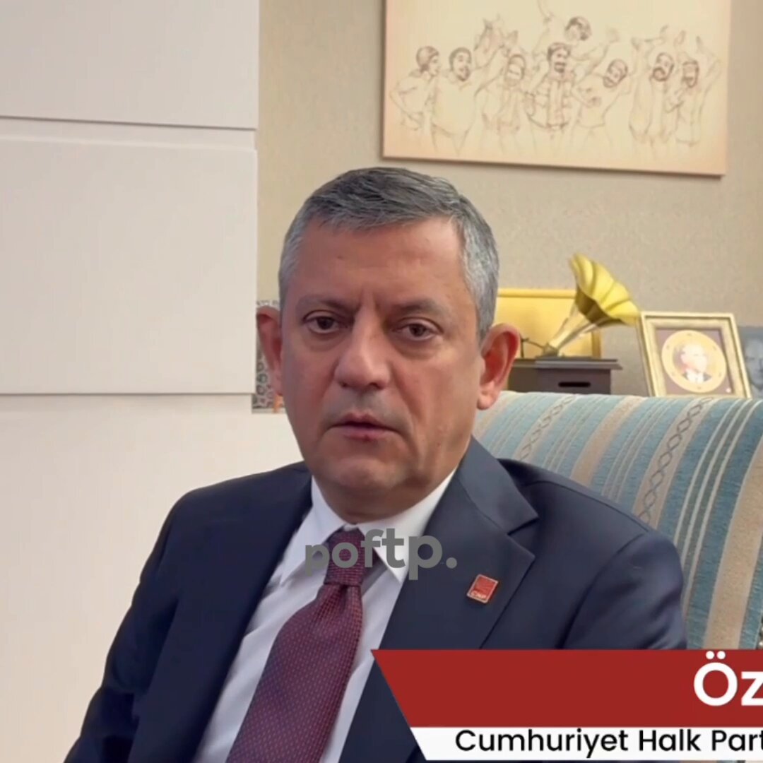 Özgür Özel: “Saadettin Saran'ın test bilgisi eş zamanlı bütün basına servis ediliyor. Sosyal medya hesaplarından, sosyal medyadaki operasyonel hesaplardan bir anda paylaşılıyor. Bir kere burada bir hazırlığın olduğu, bir algı yönetiminin olduğu apaçık ortada.”