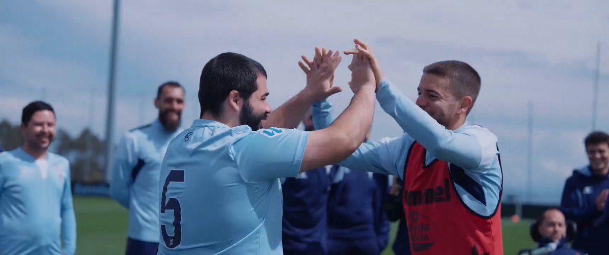 🎬 “𝐎𝐬 𝐪𝐮𝐞 𝐧𝐮𝐧𝐜𝐚 𝐬𝐞 𝐫𝐞𝐧𝐝𝐞𝐧”. 🔜 Próximamente dispoñible nas canles do Celta. 🗓️ 01/01/2026