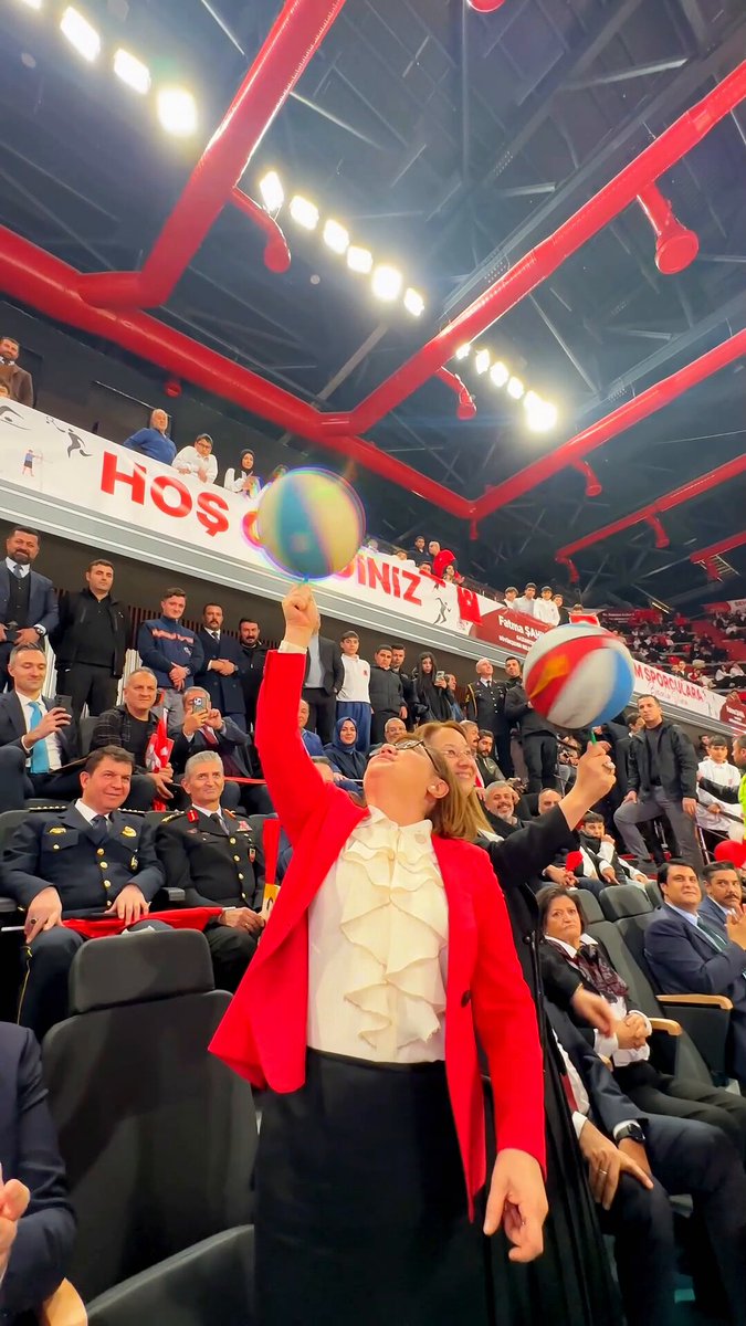 25 Aralık’ta açılışını yaptığımız; Kamil Ocak Spor Salonu şehrimize çok yakıştı. ♥️🇹🇷