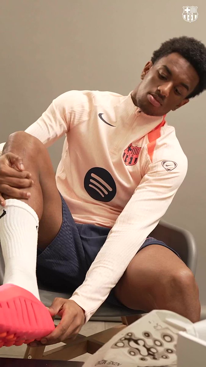 "It feels like you're walking on a cloud" ☁️ Players try out the new Nike Mind 🧠 Nike 💫👟