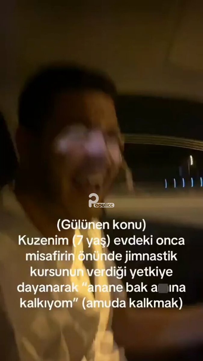 Gülmek için arabayı kenara çekmek zorunda kalan çift, kahkahanın nedenini paylaştı.