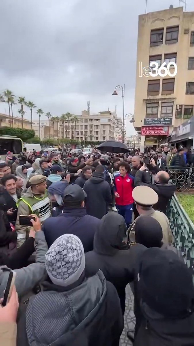 Dès leur arrivée à Fès, les joueurs de la sélection tunisienne 🇹🇳 accomplissent la prière du vendredi à la mosquée At-Tajammouti.