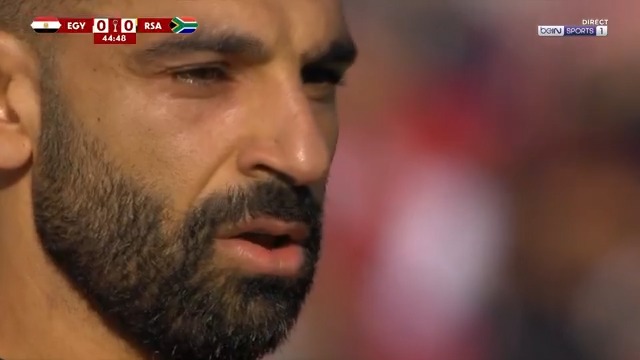🇪🇬 Mohamed Salah prend un doigt dans l'œil... et marque une panenka dans la foulée pour lancer l'Égypte !