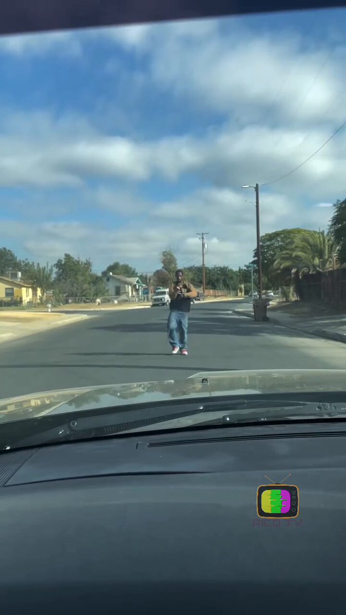 Bro got beef wit the neighborhood junkie…😭