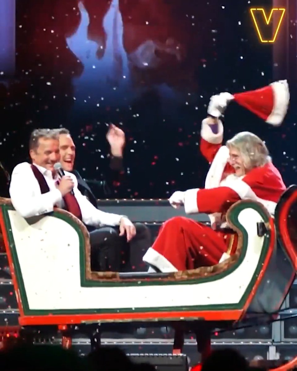 Throwback: Johan Derksen steelt show als kerstman bij De Bevers concert in Ahoy! 😂🎅🏻 #vandaaginside