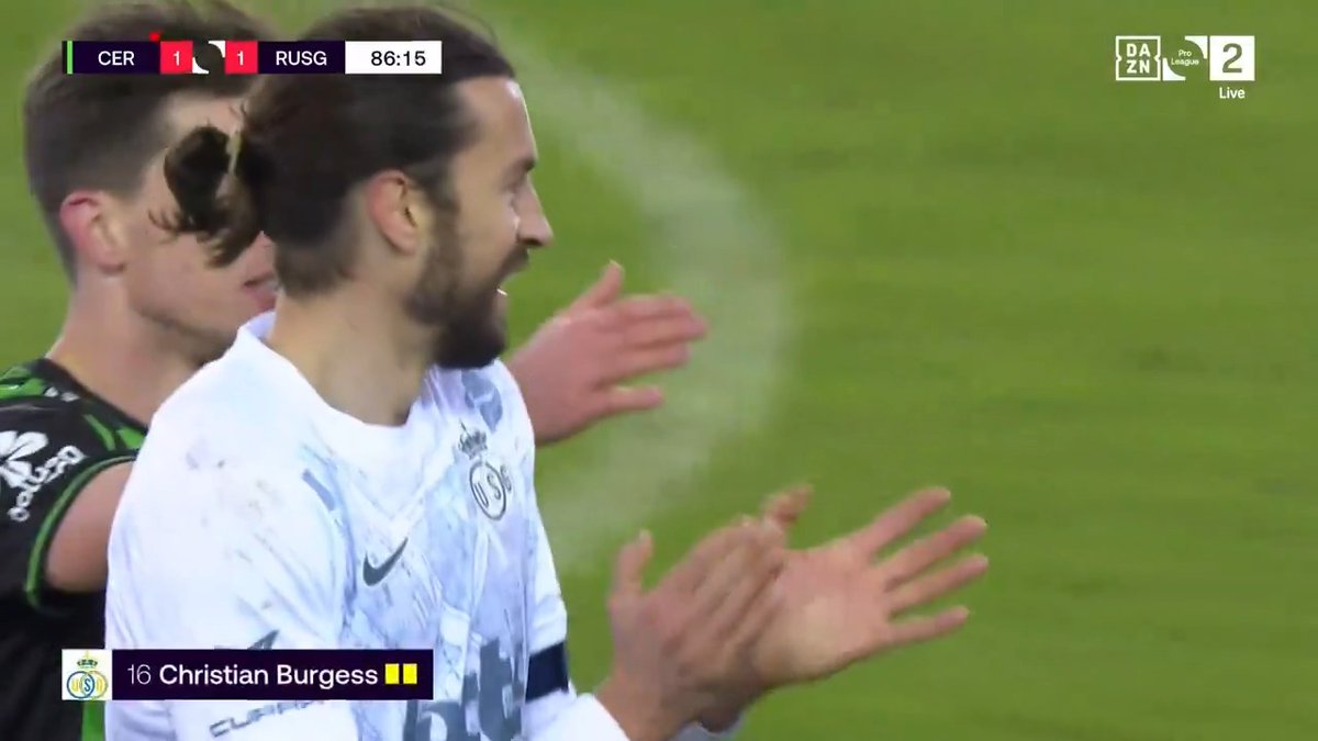 🟥 | Ook Christian Burgess pakt een tweede gele kaart. ❌😬 #CERUSG