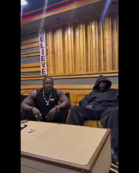 VeryDarkMan reveals that BurnaBoy gifted him $100,000 (145 million) to help cover hospital bills for the less privileged and also support efforts to free some inmates and it actually happened…. Odogwu no small o 🤯🧎🏻‍♂️‍➡️🔥