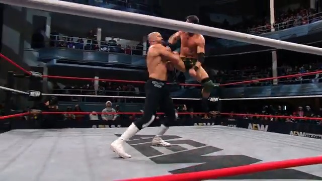 CMLL World Heavyweight Champion Claudio had one last chance to head to #AEWWorldsEnd when he faced Roderick Strong in a Blue League Match! Watch the Christmas #AEWCollision replay RIGHT NOW on HBO Max Sports!