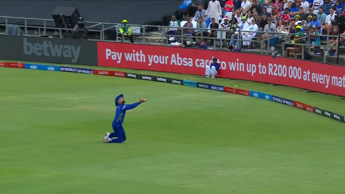 Rashid. Khan. What a catch! 😮💨