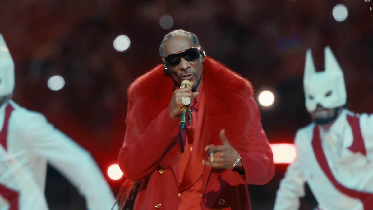 Snoop Dogg's Holiday Halftime Party, a standalone special, is now on Netflix!