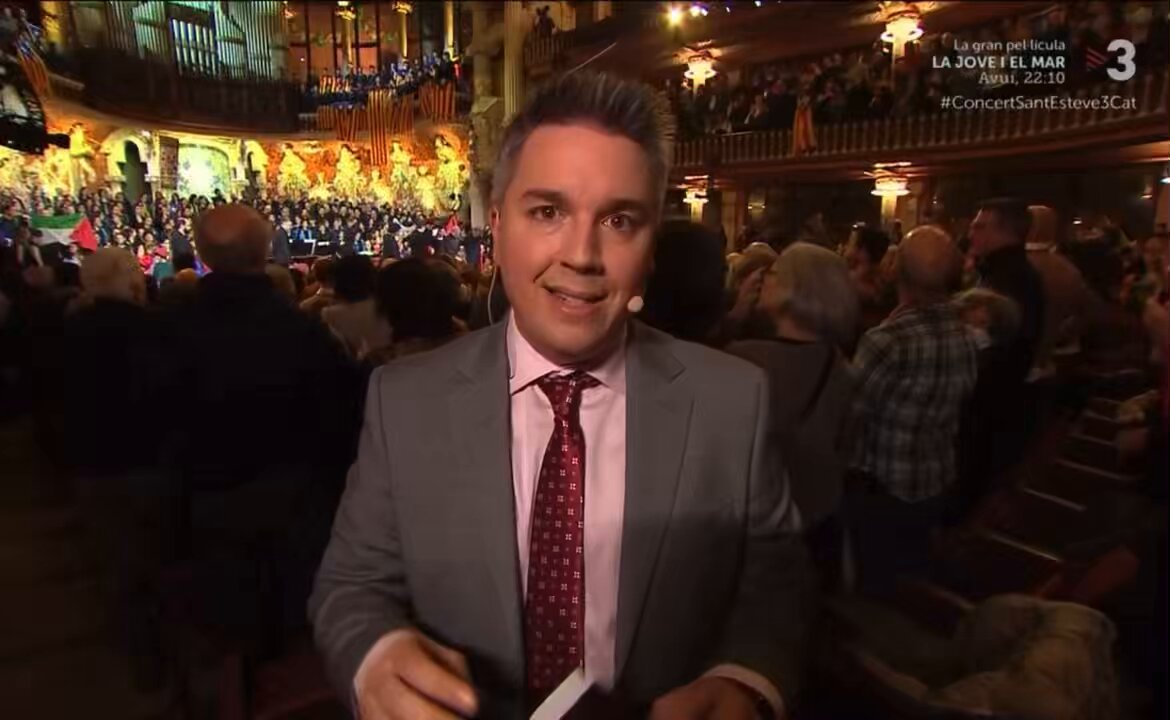 Molt ràpida TV3 tallant els crits d'independència del #ConcertSantEsteve3Cat al Palau amb un discurs de l'enterramorts unionista a l'altre Palau. 🤌