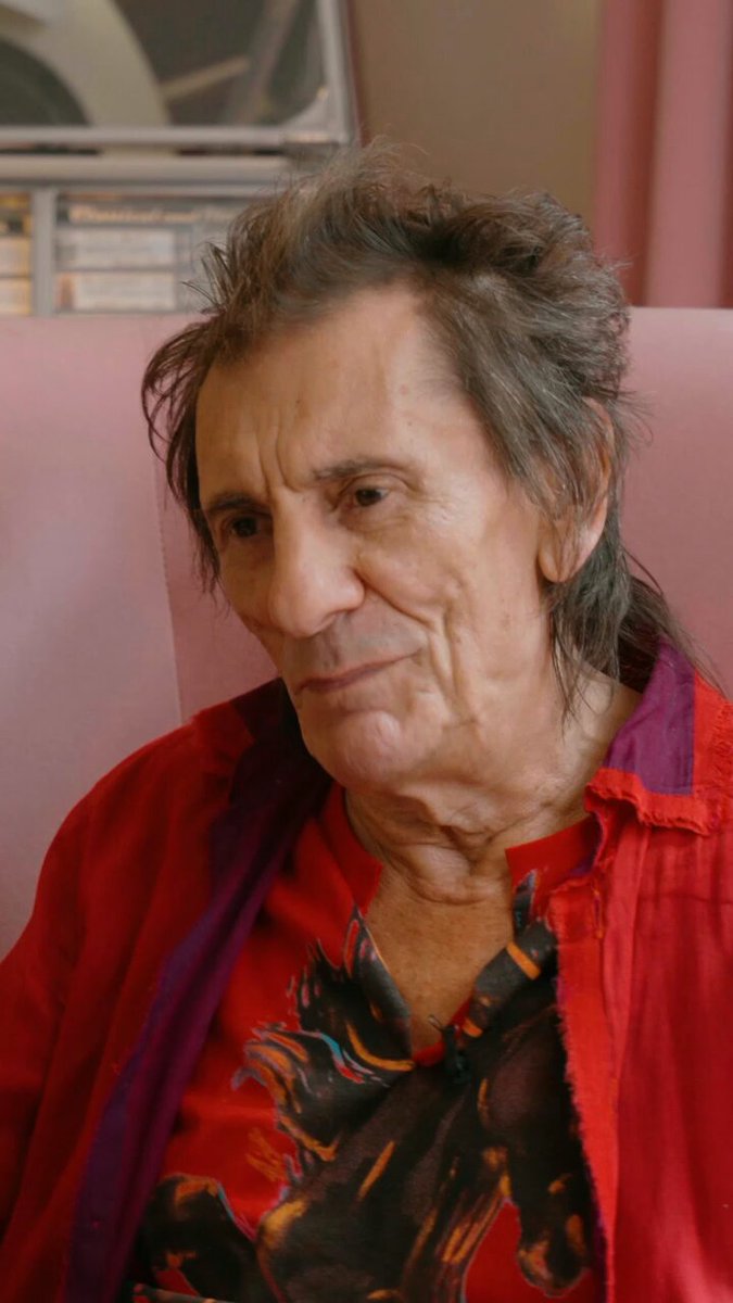 😎🎸Ronnie's Anthology, Fearless, is out now! Here Ronnie talks songwriting and joining the The Rolling Stones. 🎶Listen now or order your copy of Fearless here: