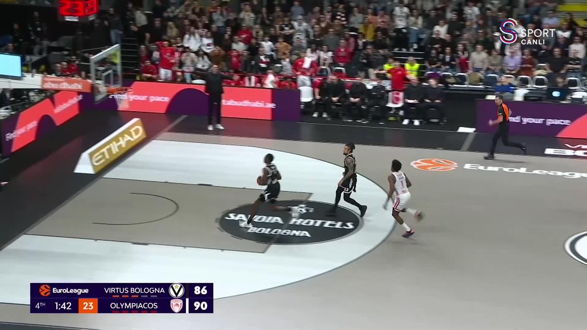 Tyler Dorsey topu kaybediyor, Virtus Bologna farkı 2 sayıya kadar indiriyor 👀