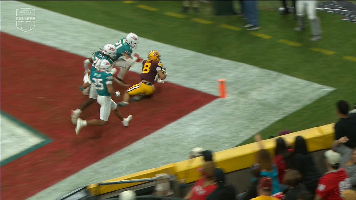 Drake Lindsey put this lob in the PERFECT SPOT 😯 Watch the Rate Bowl NOW on ESPN and the ESPN App 👀