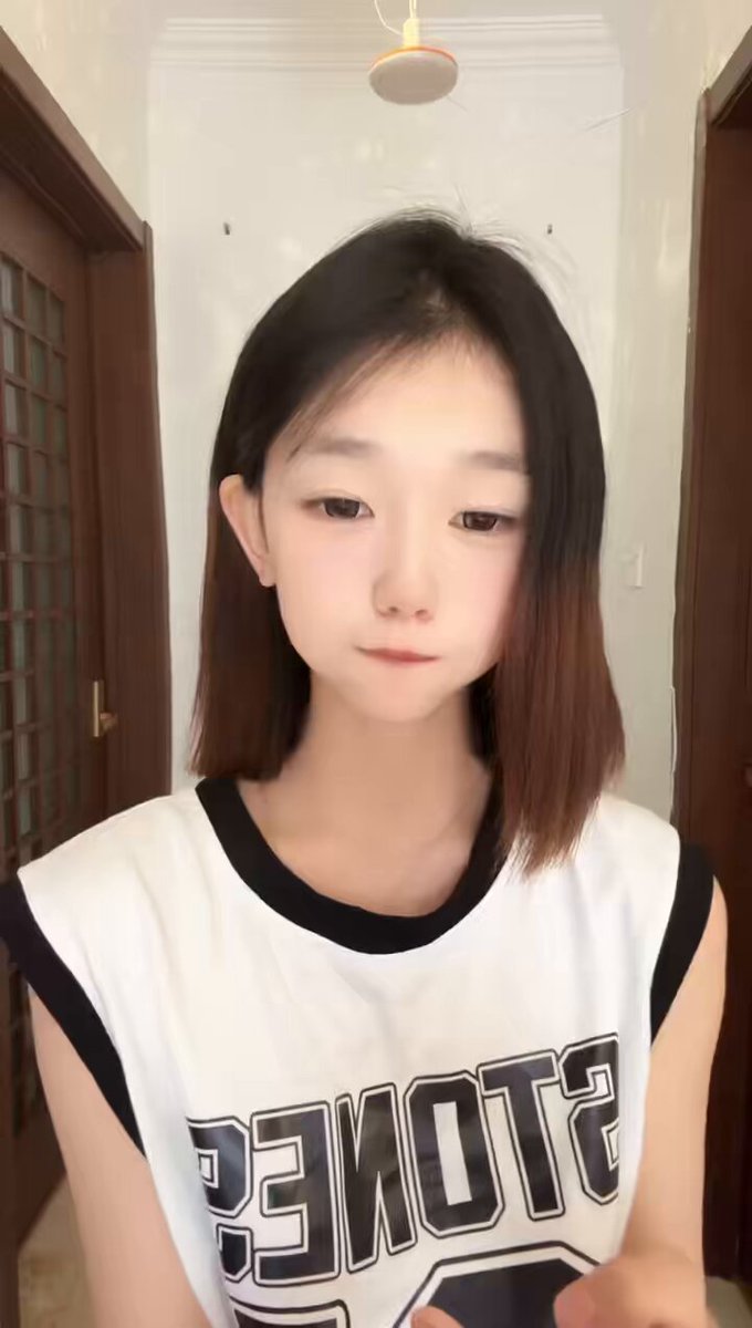 未成年吧奶子也太小了 抖音电报走光群: