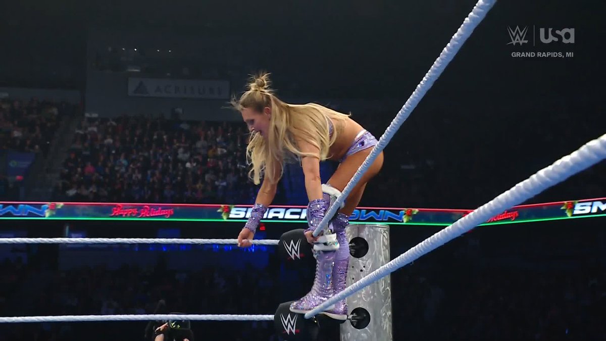 .Lash Legend was one step ahead! 👊 Charlotte Flair