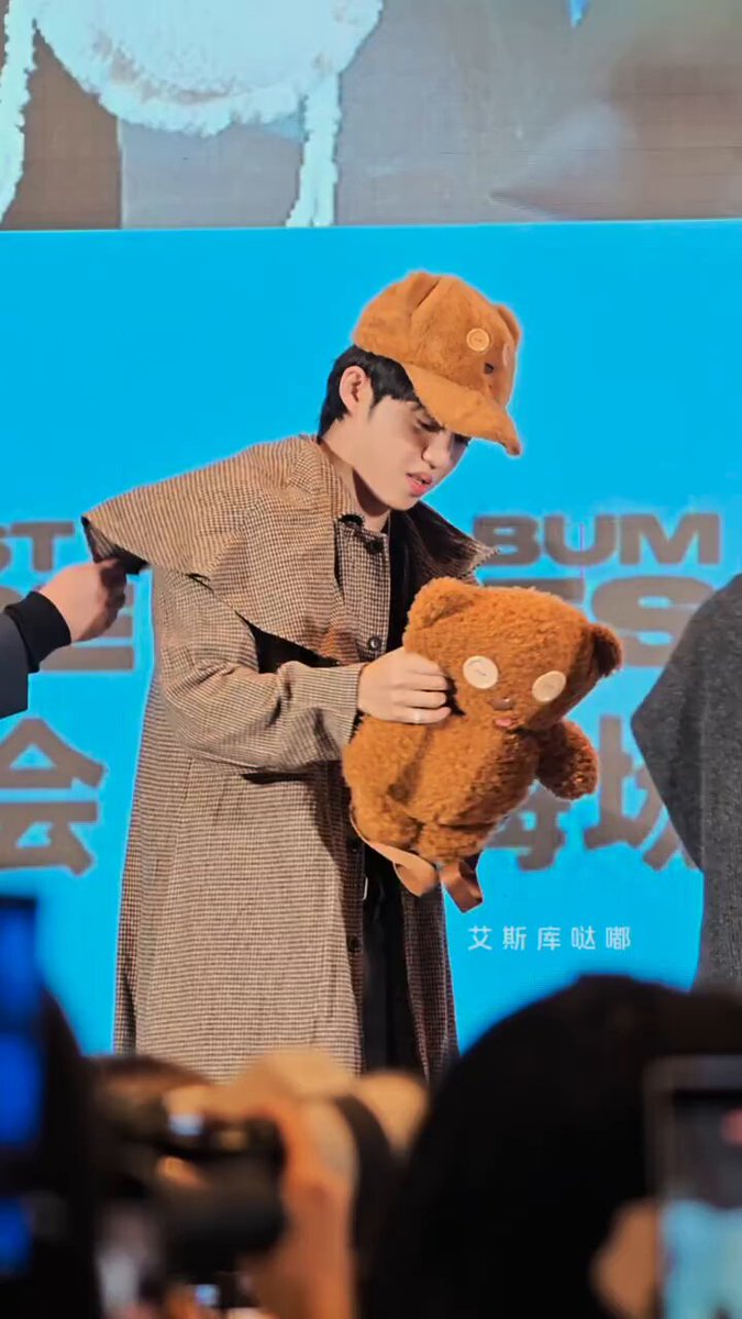 the bear backpack was too small for scoups and he started sulking about it 😆 🍒 i said its small! it's small! x5