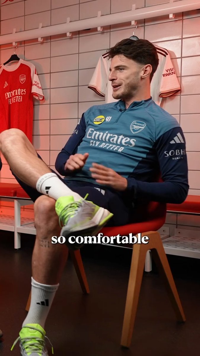 Declan Rice can’t get his head around how comfortable 15-year-old Max Dowman is with the Arsenal first team already 🤯😅 #BestOf2025