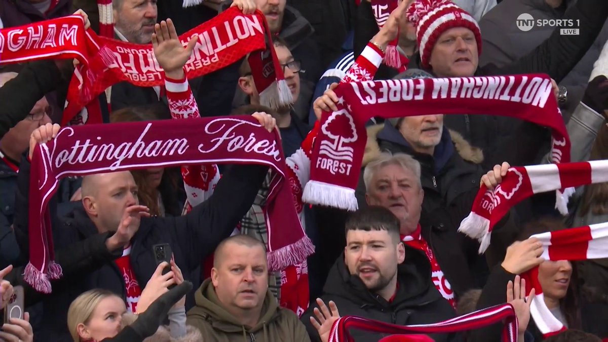 The City Ground comes together to remember the great John Robertson ❤️
