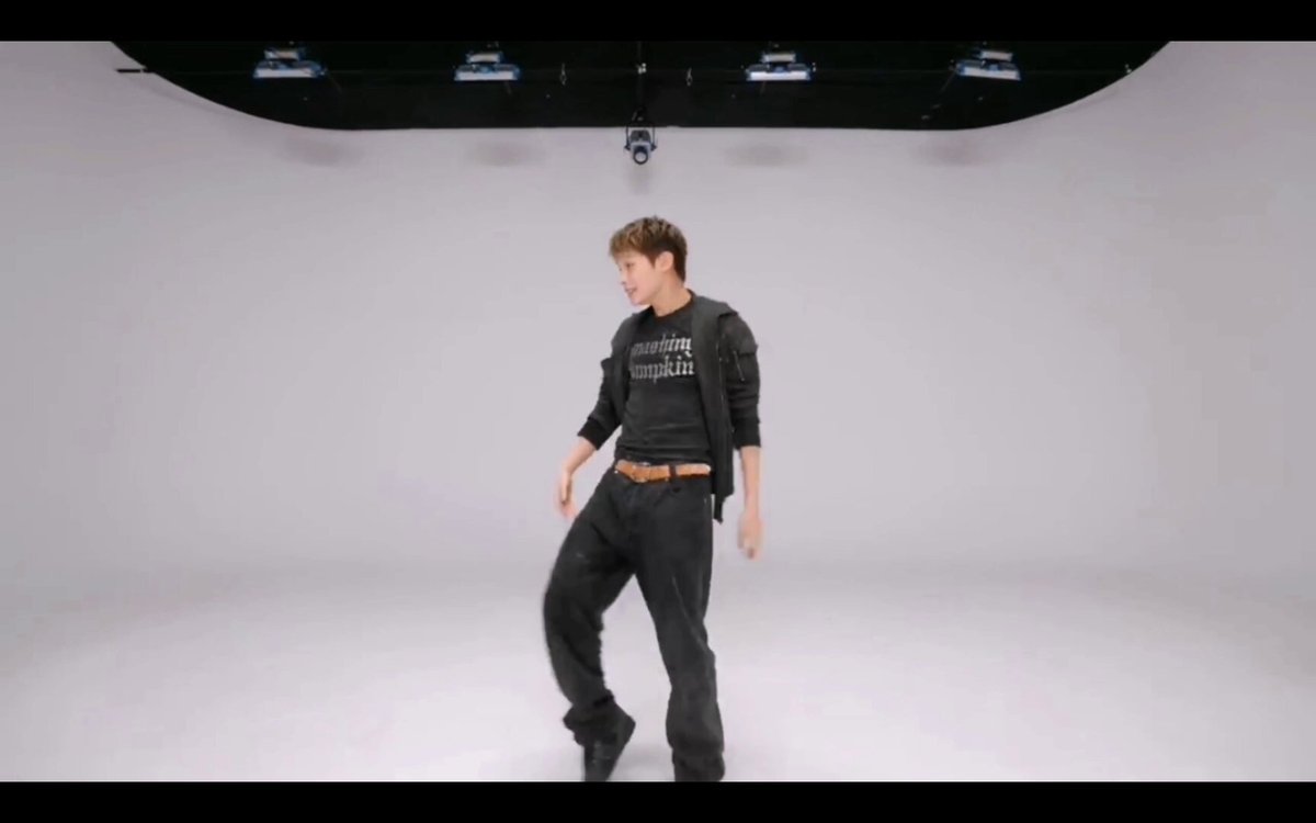 YEONJUN ‘Talk to Youʼ Relay Performance w/ #JAMES of #CORTIS