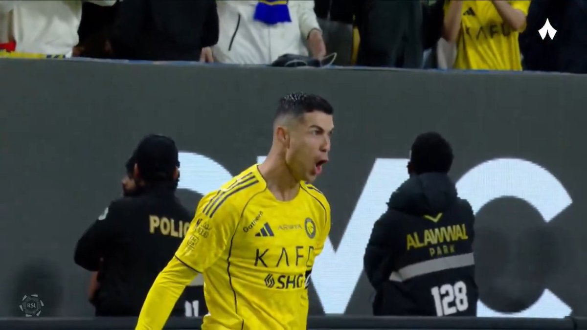Al Nassr 2-0 Al Akhood (Devre) ⚽ 32' Cristiano Ronaldo ⚽ 45' Cristiano Ronaldo 💥 2025 yılında 40 gol attı. 💥 Suudi Arabistan Ligi'nde 87 maçta 86 gol attı. GOAT. 🐐