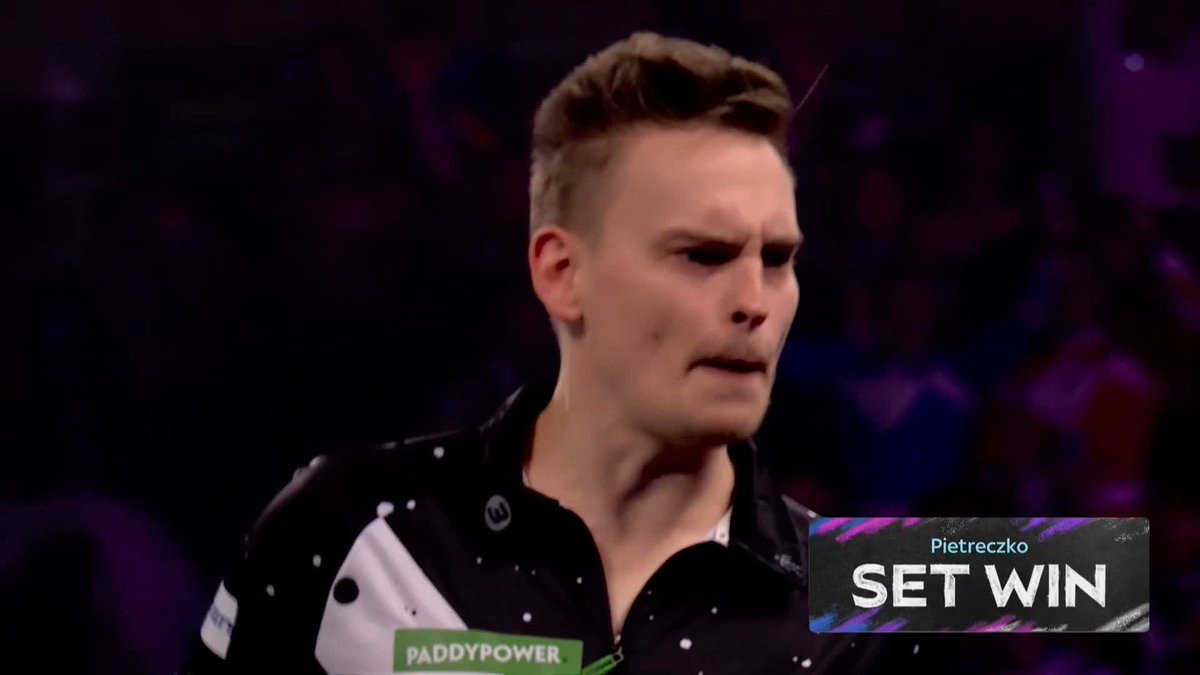 PIKACHU WITH A PEARLER! 🔥 That is HUGE! Ricardo Pietreczko produces a sensational 158 checkout out of nowhere to draw level against Andreas Harrysson! 📺 #WCDarts | R3