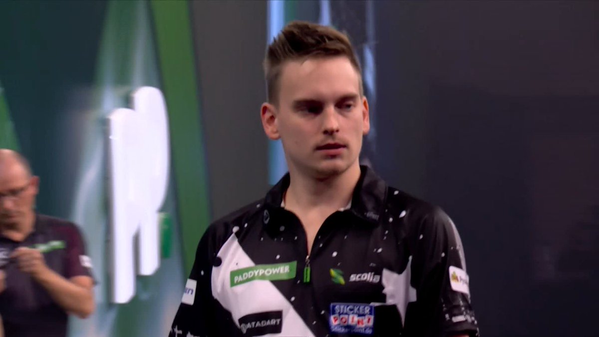 PARITY FOR PIETRECZKO! We have a level game once again! Ricardo Pietreczko reels off three consecutive legs of his own to restore parity at 2-2 against Andreas Harrysson! Who are you backing from here? 👀 📺 #WCDarts | R3