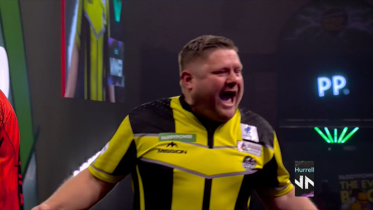 HURRELL BEATS BUNTING! It's another BIG upset at Alexandra Palace! James Hurrell produces a terrific display to defeat fourth seed Stephen Bunting in a dramatic seven-set affair! 📺 #WCDarts | R3