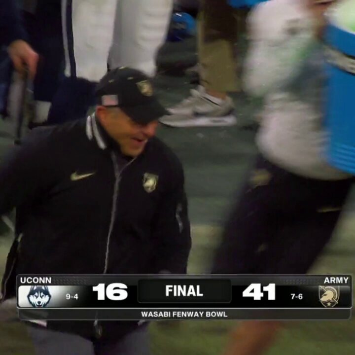 They had to chase the coach with the Powerade shower 😭💀 (via Army Football)