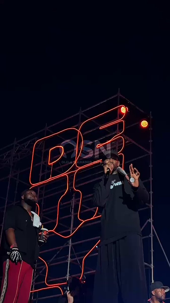 🚨BREAKING🇬🇭🎶🏗️: Sir Eazi has pledged $2M to build proper indoor &amp; outdoor event venues in Accra if the Ghana Tourism Authority provides the land. The Detty Rave convener paused his headline set to call on authorities to support the country's entertainment scene. #OSNAbonten 🦅