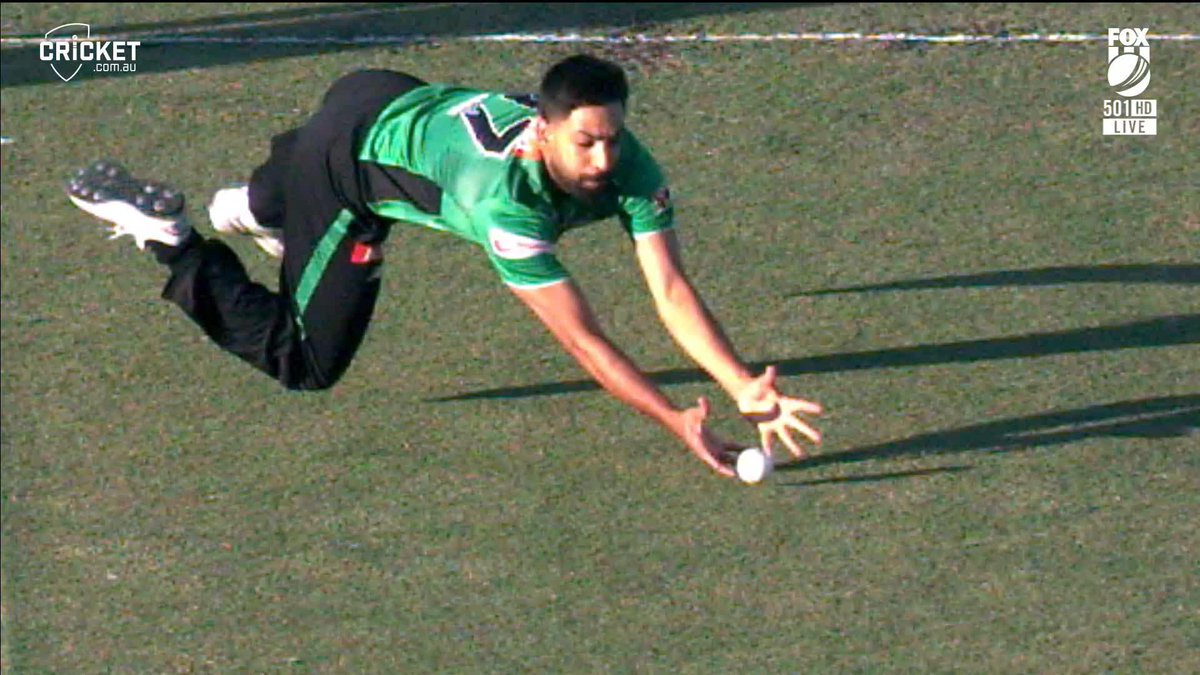 "Come on, Raufy!" 🤣 Haris Rauf had the commentary box laughing after this incident in Canberra. #BBL15