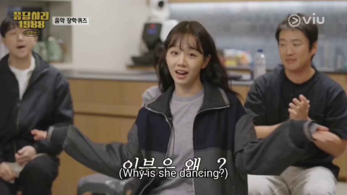 hyeri and her extra 300% energy 😭