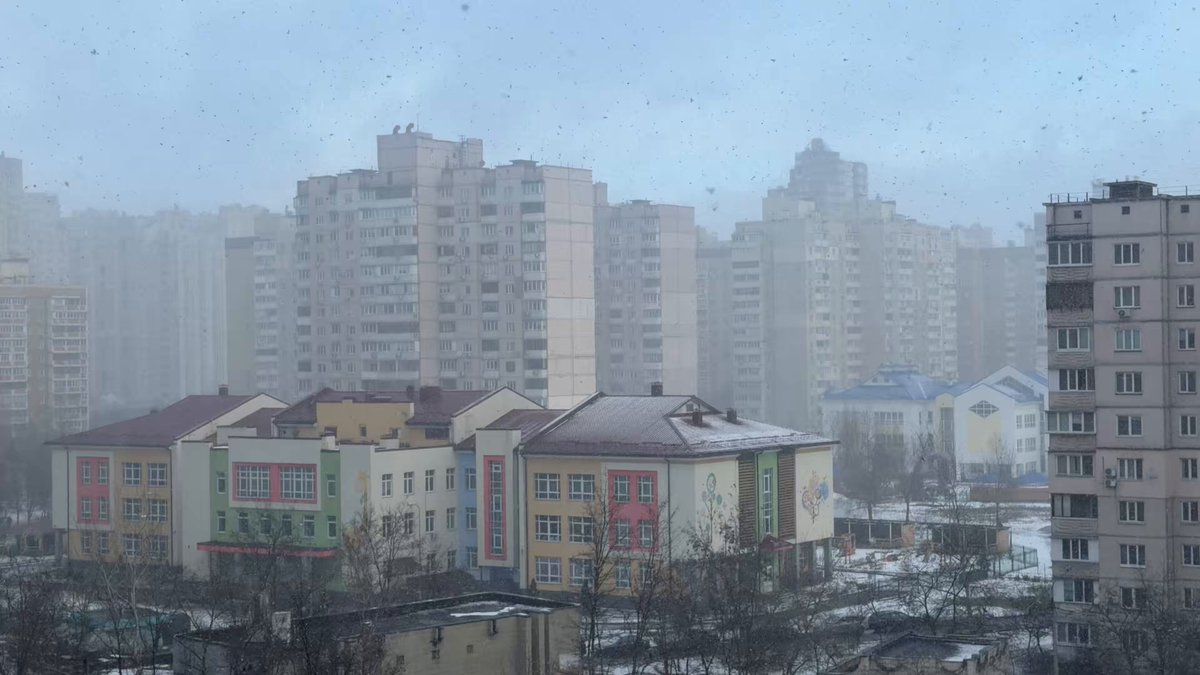 Greetings from morning Kyiv. It’s snowing. Generators sing, as emergency outages continue. We had enough electricity to charge everything. Have a lovely Sunday. Let’s live this life.