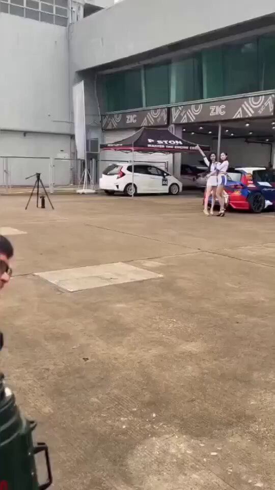Até que enfim desenvolveram uma lente que captura toda a alma humana.