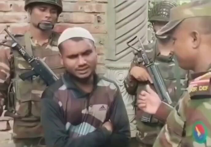 🚨 The army has arrested a man who entered a temple in Chittagong, stripped the idols of their clothes and set them on fire. After his arrest, the man said he did it as part of jihad because idol worship is forbidden in Islam. DINESH GAUTAM🇮🇳 Rubika Liyaquat News18 TIMES NOW Times Now Navbharat TV9 Bharatvarsh Zee News Republic NDTV AajTak ABP News WION Dainik Jagran