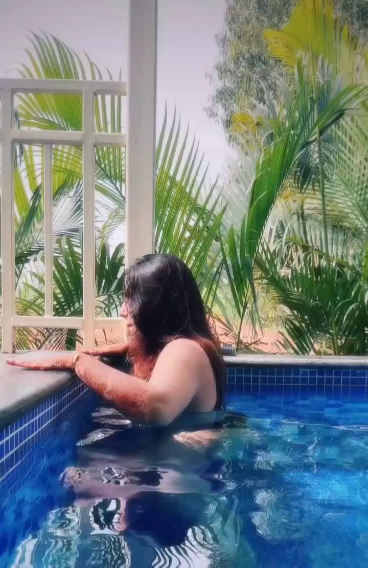 Teasing Everyone 😱 with Her Dangerous Curves 🥵 Wet in Pool 💦 #RashaKirmani