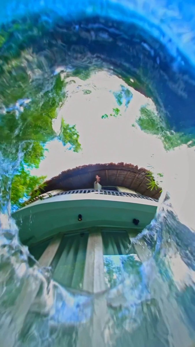 Crazy how far you can go today with just a phone 🤯 Even the simplest tool can open doors to incredible experiences. This is just the beginning 🚀🫶🏼 📷Mike (IG: mike.grandio)