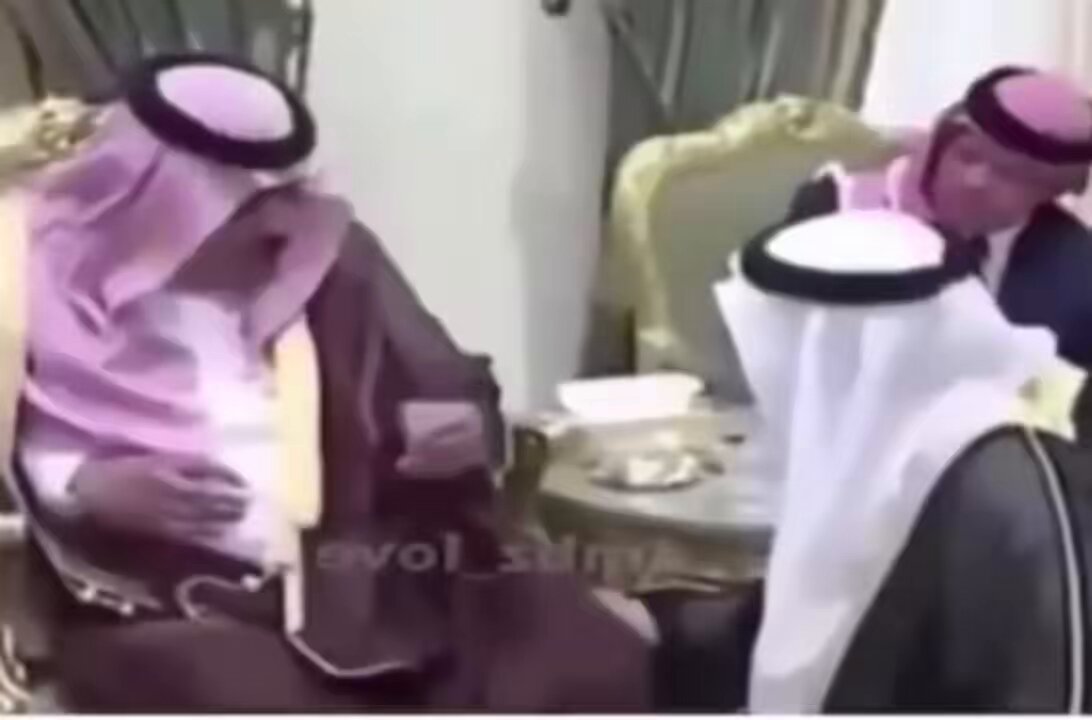 نخ نخ .. تحت أقدام قادة العرب والمسلمين🇸🇦