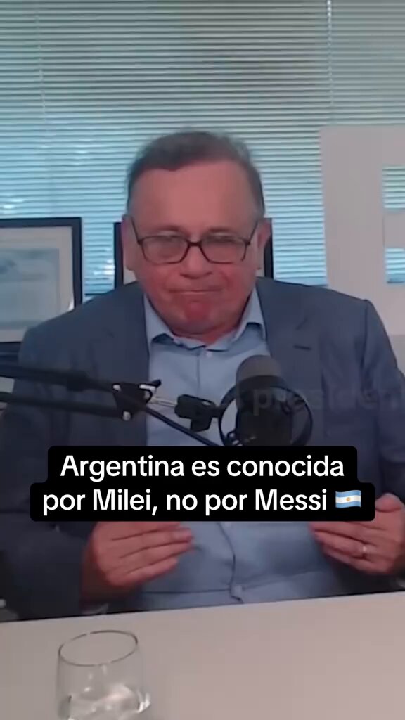 PROFESOR EN EEUU 🇺🇸 CUENTA QUE ANTES CONOCÍAN A ARGENTINA POR MESSI, AHORA LO HACEN POR MILEI 🚨 "Todos saben quién es el presidente argentino, antes no pasaba"