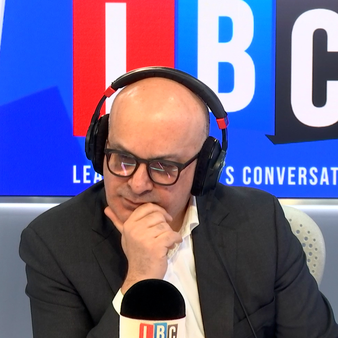 "Let him have the land, let him have what he wants" "We just pander to Putin, that's all we do!" Paul, a British army veteran, is horrified at 'Russian sympathiser' Simon's stance on Ukraine after a caller vs caller debate.