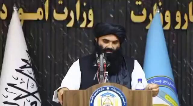 چند دن پہلے پاکستان میں علما کا ایک اجتماع ہوا جس میں افغانستان کے بارے میں خیرسگالی کے جذبات کا اظہار کیا گیا۔ ہم اس پر ان کے شکر گزار ہیں۔ اسی طرح پاکستان کے وزیرِ خارجہ اسحاق ڈار نے بھی افغانستان کے حوالے سے مثبت خیالات کا اظہار کیا ہے۔