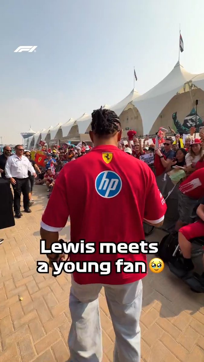 Just an adorably wholesome moment between Lewis and a young fan! 🥹👏 #F1